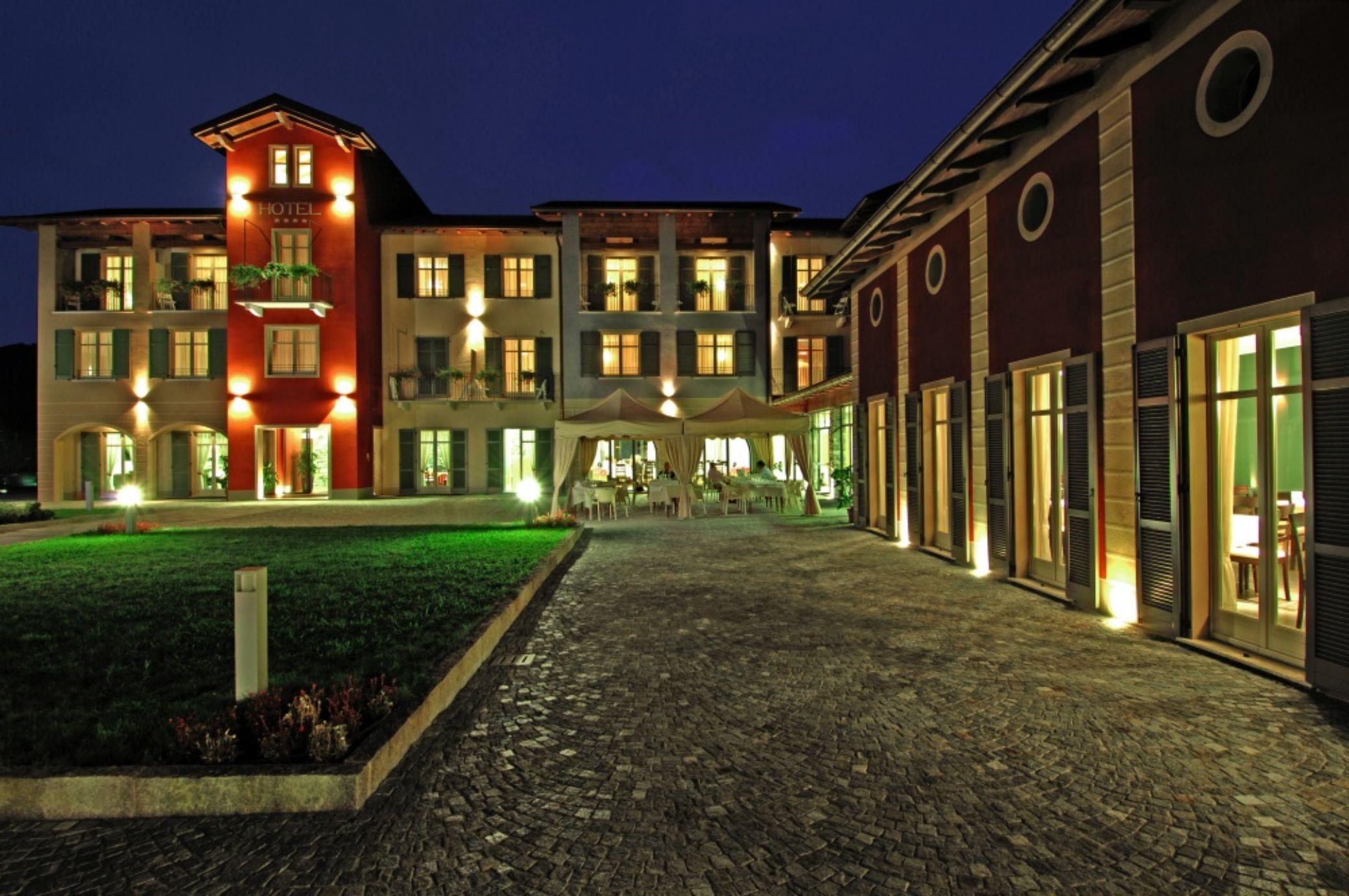Hotel Cortese Armeno Ngoại thất bức ảnh