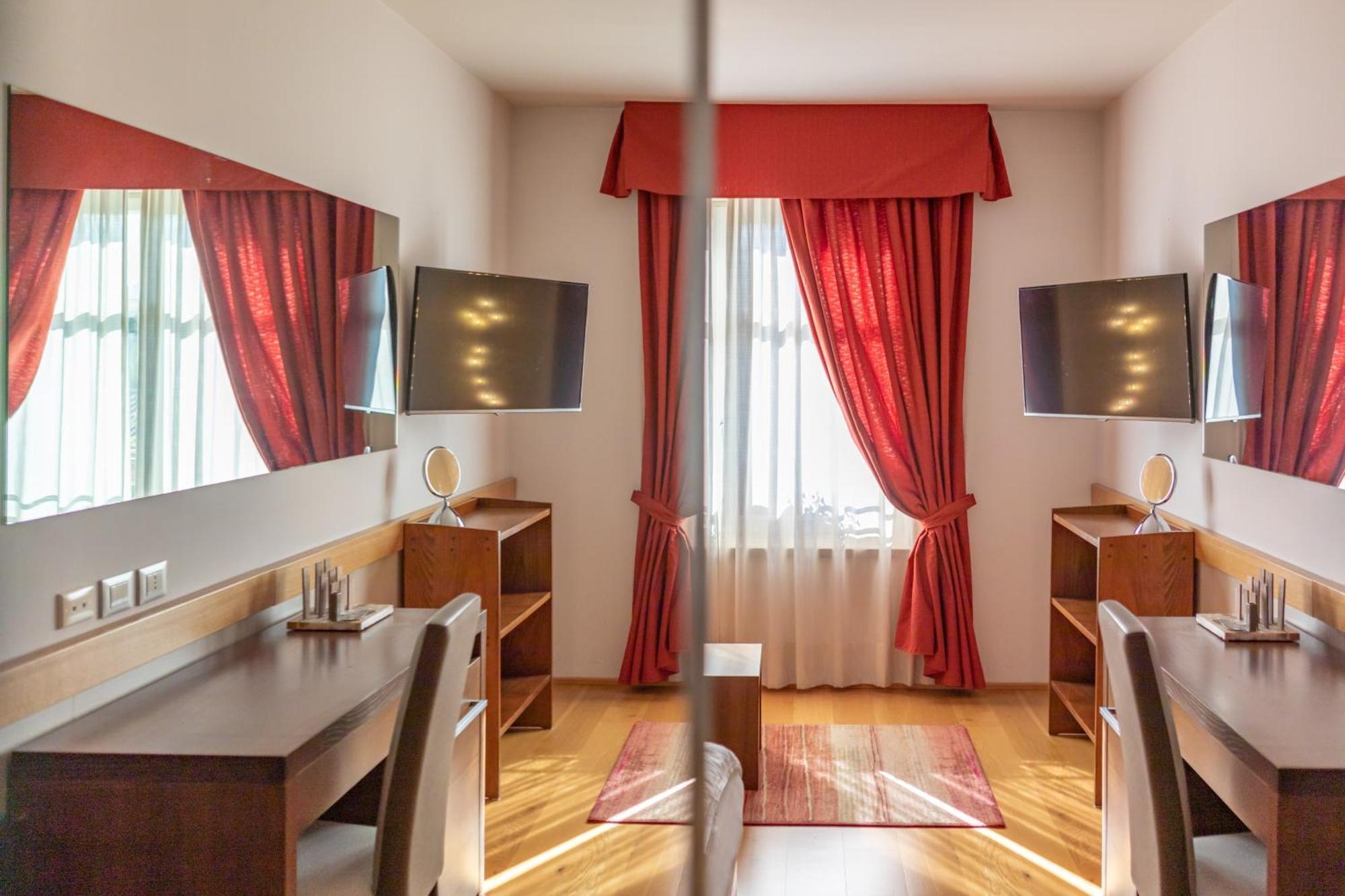 Hotel Cortese Armeno Ngoại thất bức ảnh