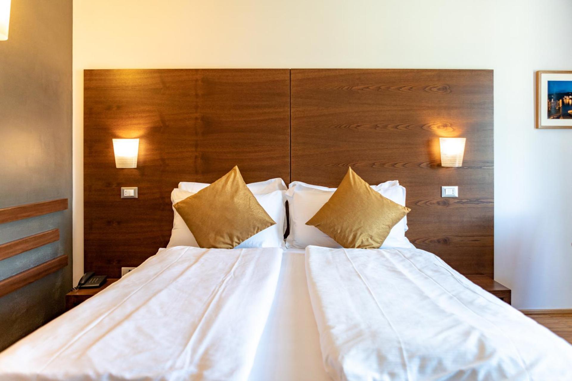 Hotel Cortese Armeno Ngoại thất bức ảnh
