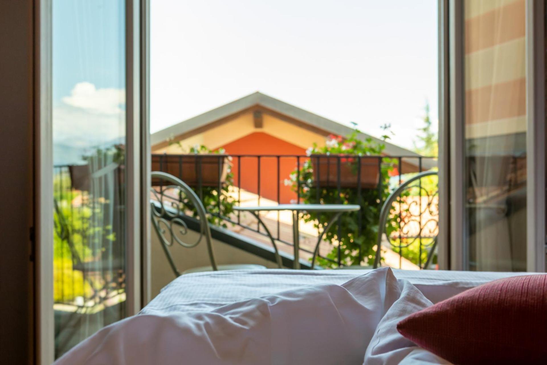 Hotel Cortese Armeno Ngoại thất bức ảnh