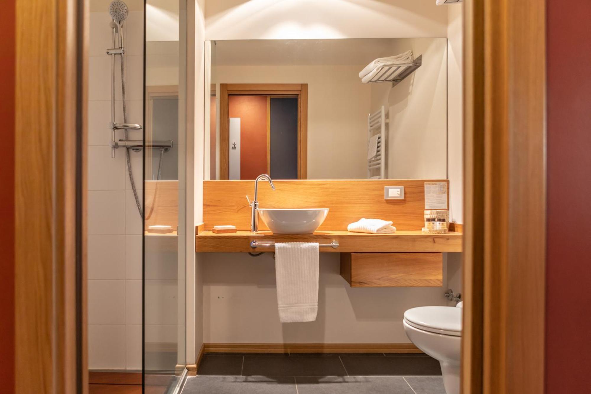 Hotel Cortese Armeno Ngoại thất bức ảnh