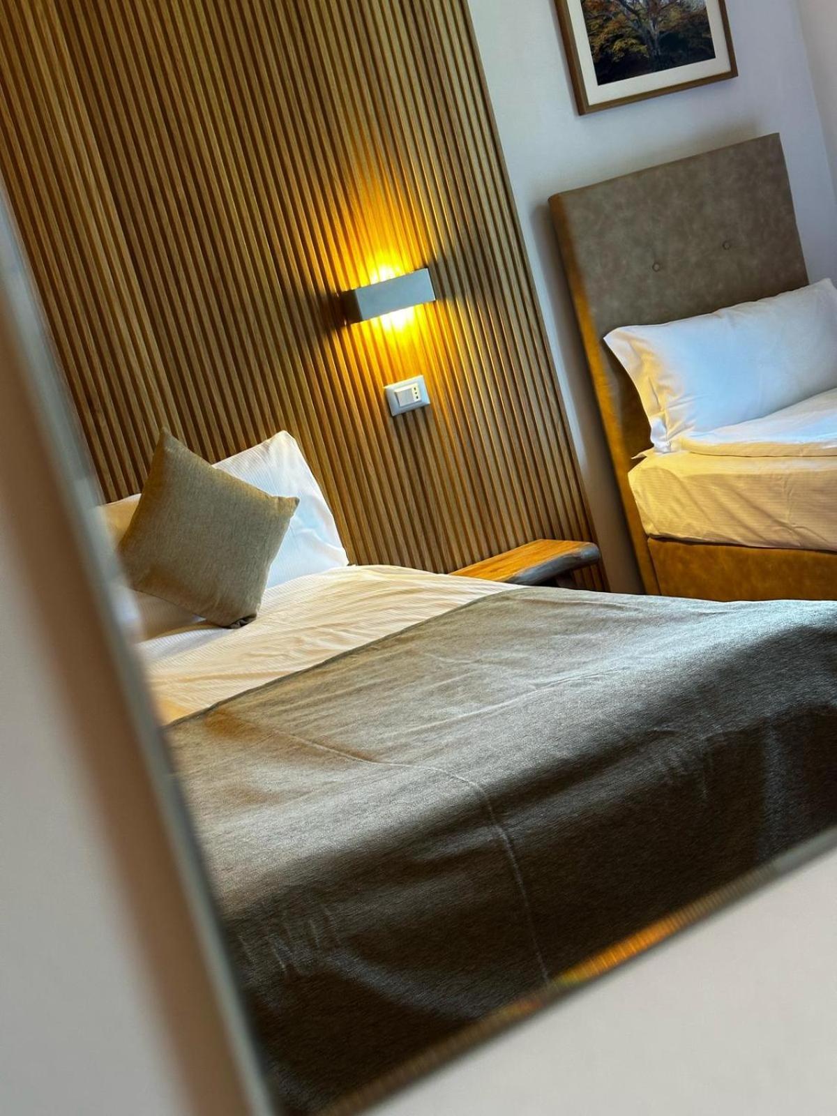 Hotel Cortese Armeno Ngoại thất bức ảnh