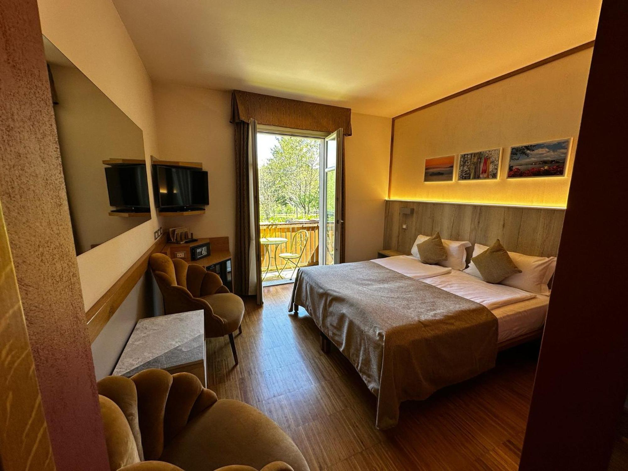 Hotel Cortese Armeno Ngoại thất bức ảnh